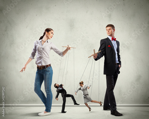 Canvastavla Businesspeople with marionettes
