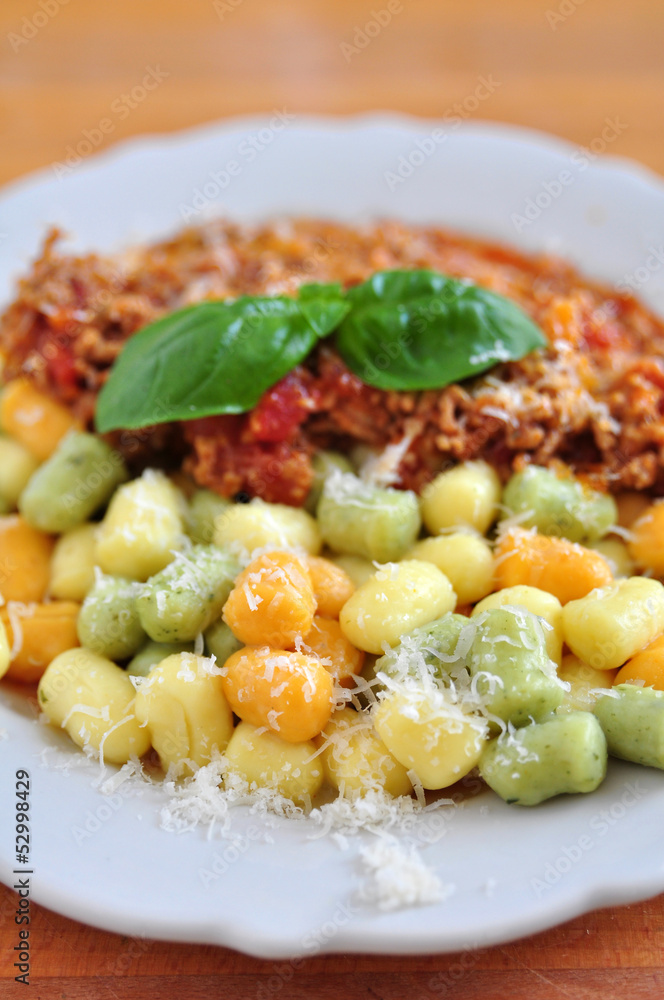 Gnocchi mit Bolognese Sauce Gnocchi mit Bolognese Sauce
