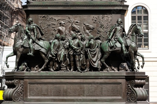 Tablou pe pânză Socle de la statue équestre de Fédéric II (Berlin)