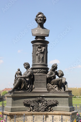 Памятник Эрнсту Ритчелу в Дрездене