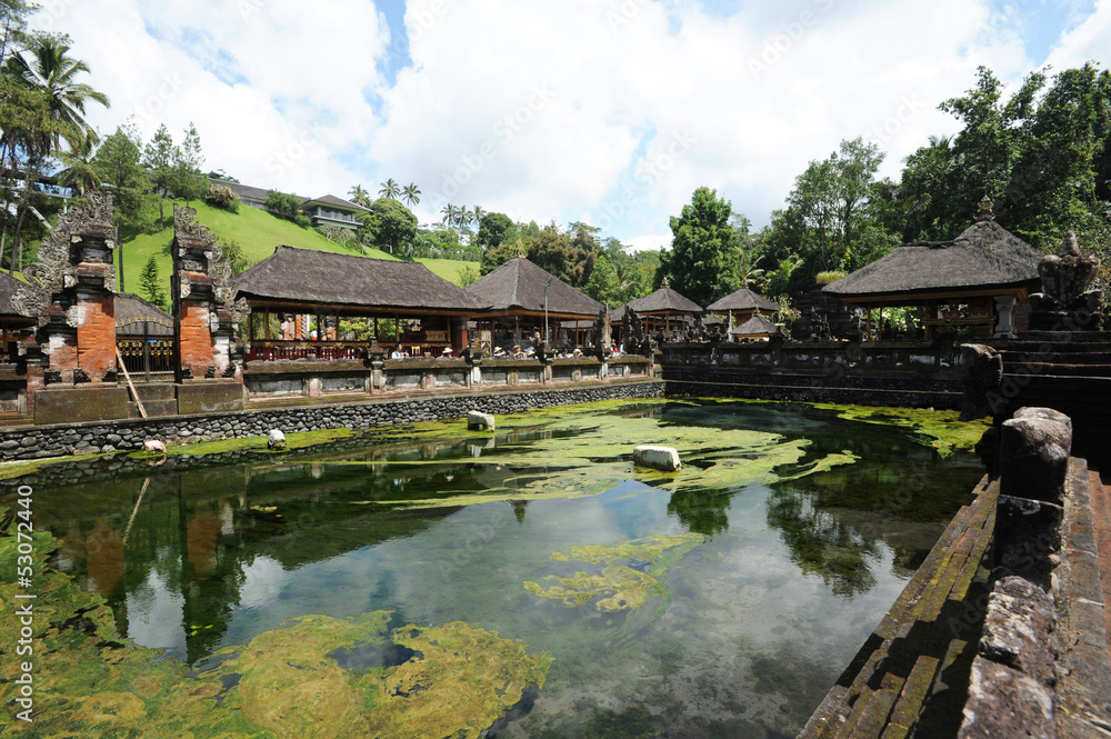 Il tempio di Tirta Empul a Tampaksiring sull'isola di Bali