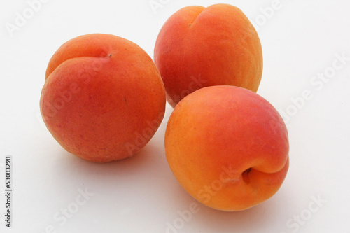 3 abricots