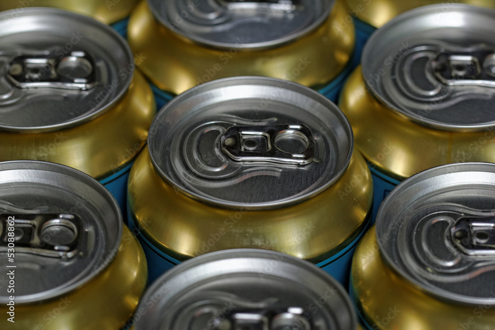 Obraz premium Much of drinking cans
