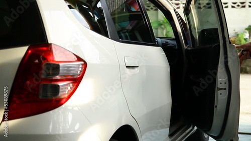 locking car door