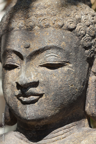 Bouddha de pierre