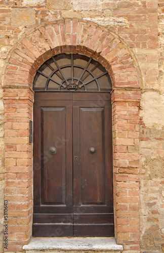 vecchia porta di legno ,Toscana,Italia © canebisca