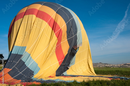 Tableau sur toile Hot air balloon deflating, Cappadocia (Turkey)