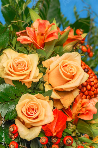 Herbstlich farbenfroher Blumenstrau    Rosen  Floristik