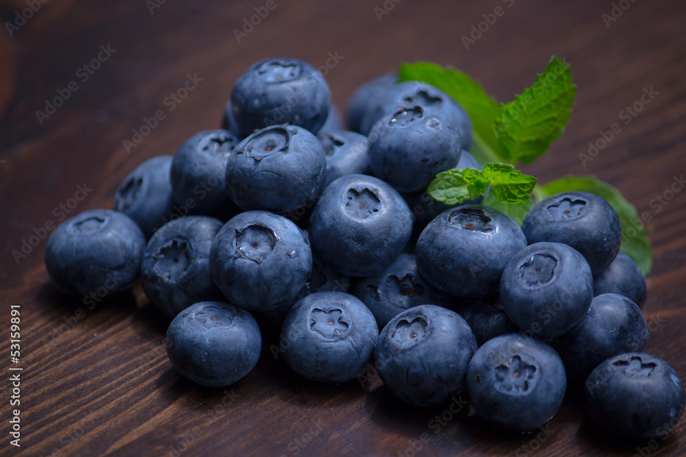 Heidelbeeren auf Rustikales hintergrund Heidelbeeren auf Rustikales hintergrund
