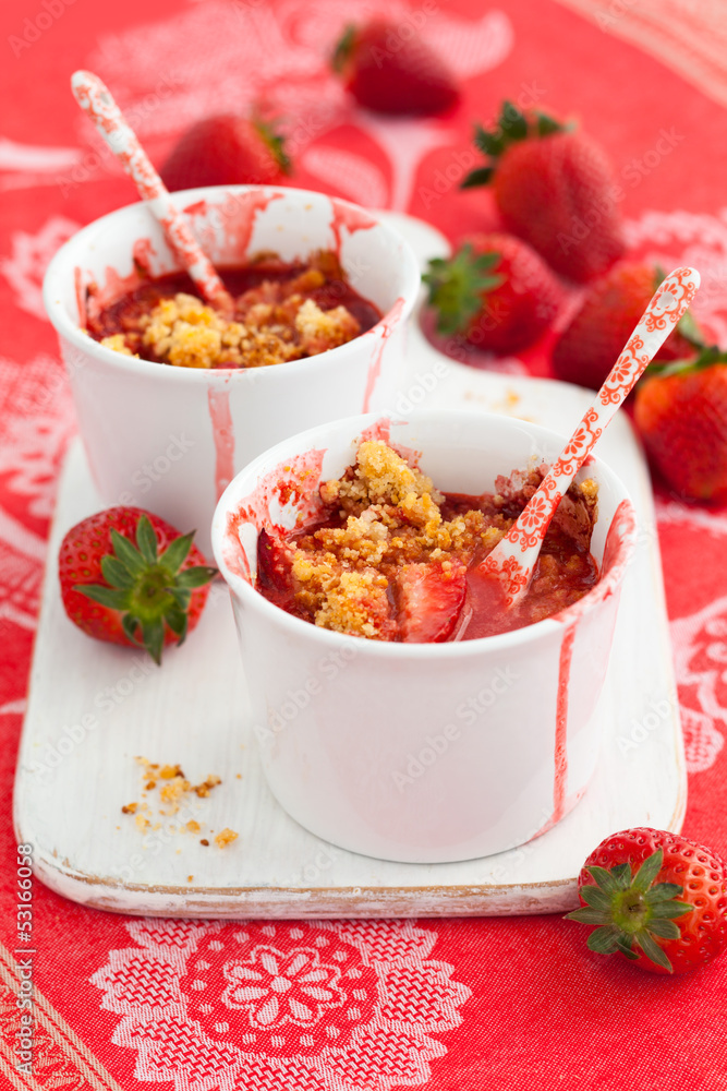 strawberry crumble strawberry crumble