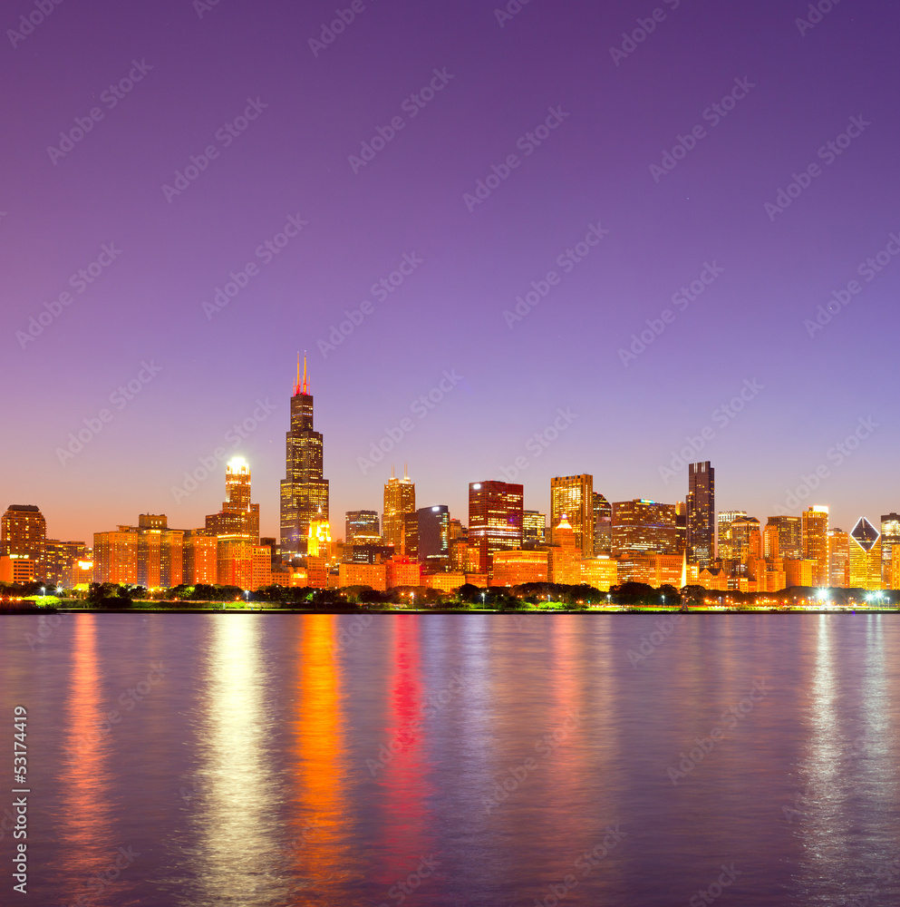 Fototapeta premium City of Chicago USA, sunset colorful panorama skyline