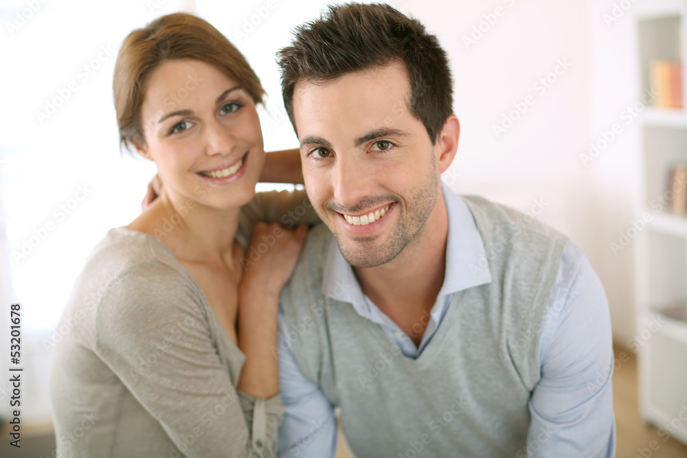 Obraz premium Portrait of smiling loving couple