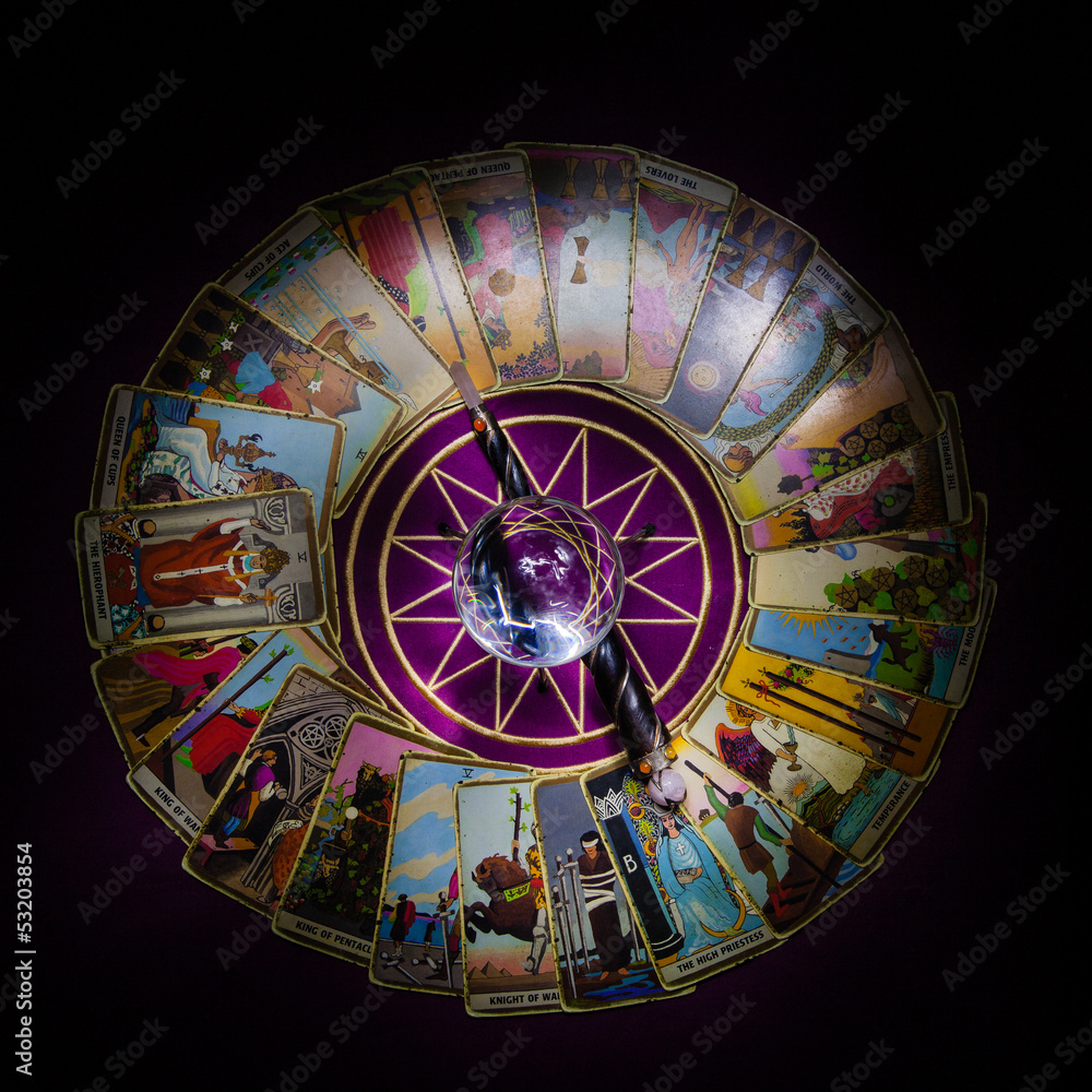 Tarot card reading with crystal ball and wand 2 foto de Stock | Adobe Stock