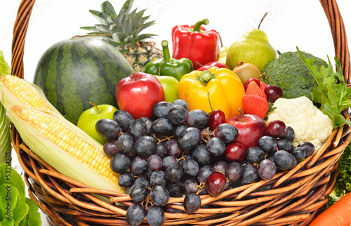 Fototapeta Naklejka Na Ścianę i Meble -  fruits and vegetables in basket isolated on white