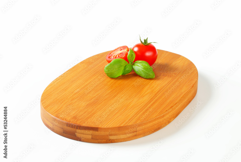 Oval-shaped cutting board Oval-shaped cutting board