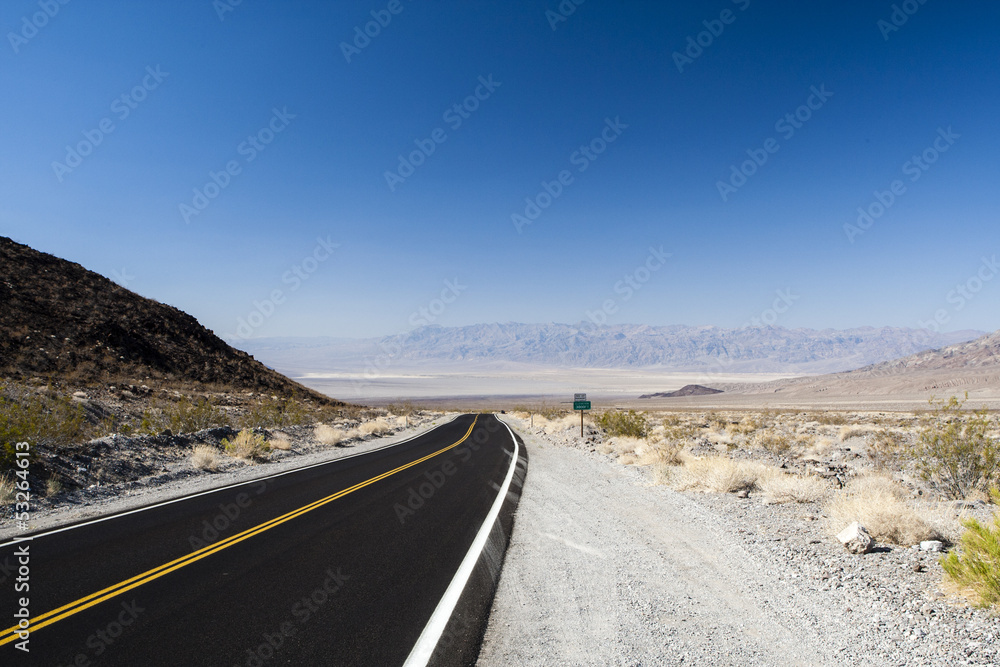 Straße im Death Valley National Park Straße im Death Valley National Park