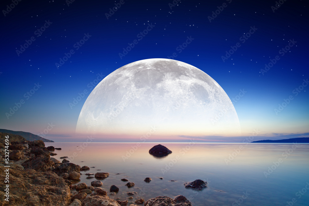 Obraz premium Full moon rise