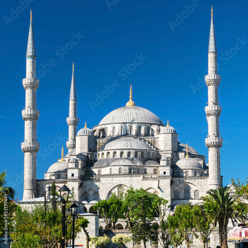 Canvas Print Blue Mosque (Sultanahmet Camii) under blue sky, Istanbul, Turkey