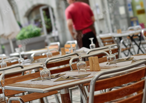 restauration,marasme économique,faillite,crise financière