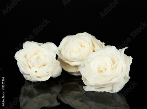 Fototapeta Naklejka Na Ścianę i Meble -  Sugar roses, isolated on black