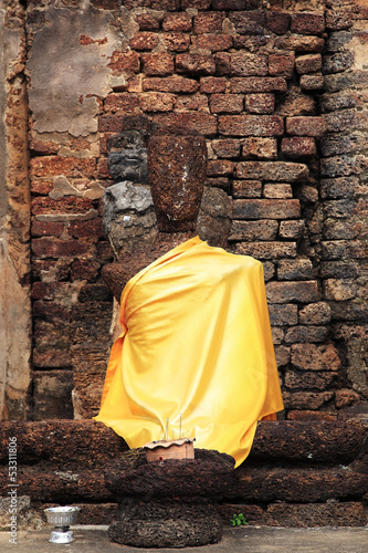 Sitting Buddha statue at Srisatchanalai historical park