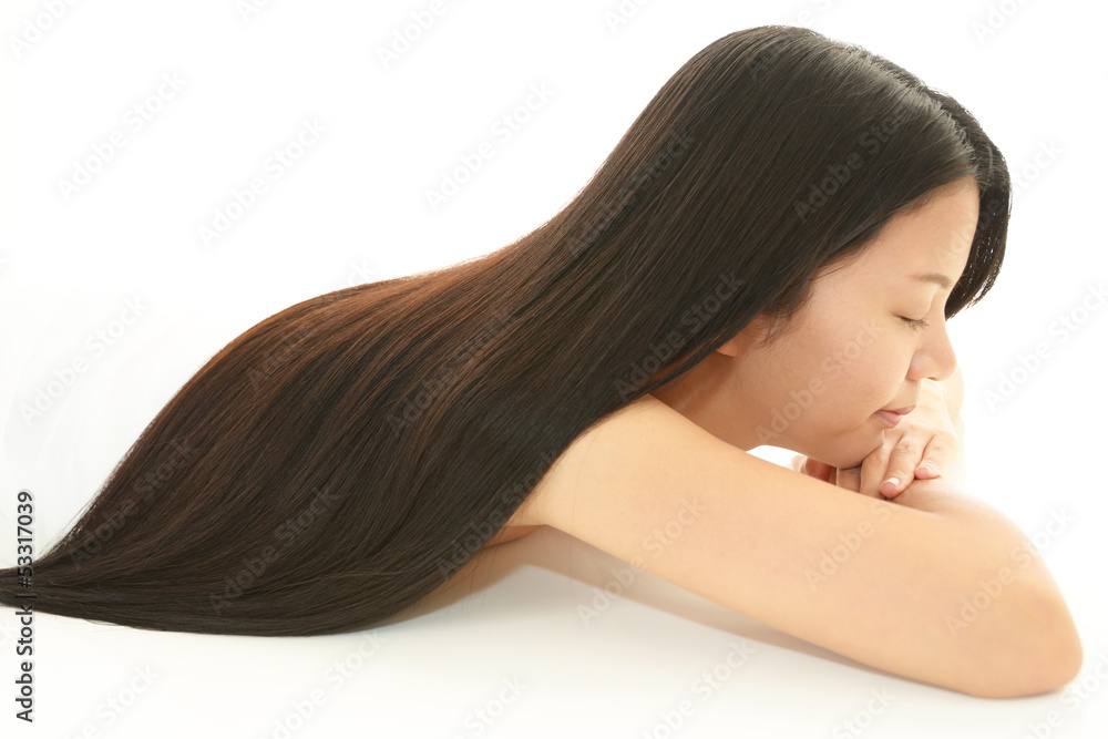 Obraz premium ロングヘアの女性