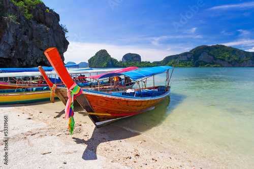 Long tail boats on the coast of Andaman sea in Thailand © Patryk Kosmider