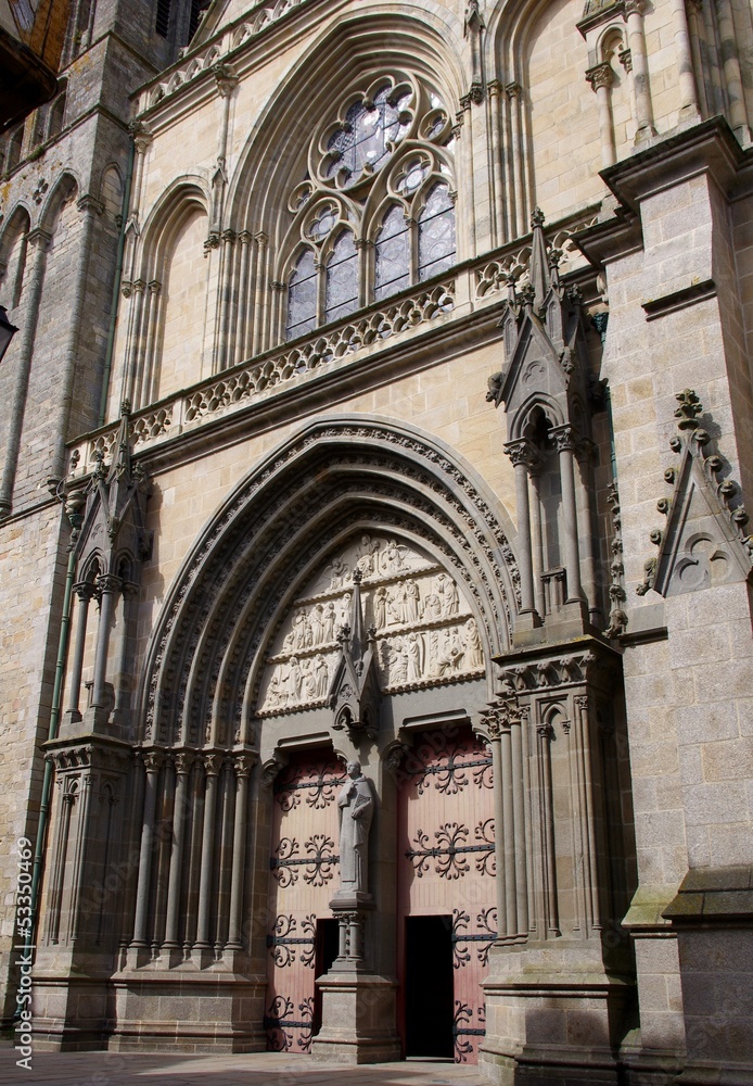 Porte de la cathédrale de Vannes