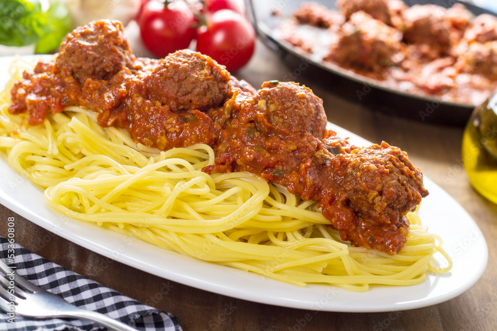 Pasta and Meatballs - Pasta und Fleischbällchen Pasta and Meatballs - Pasta und Fleischbällchen