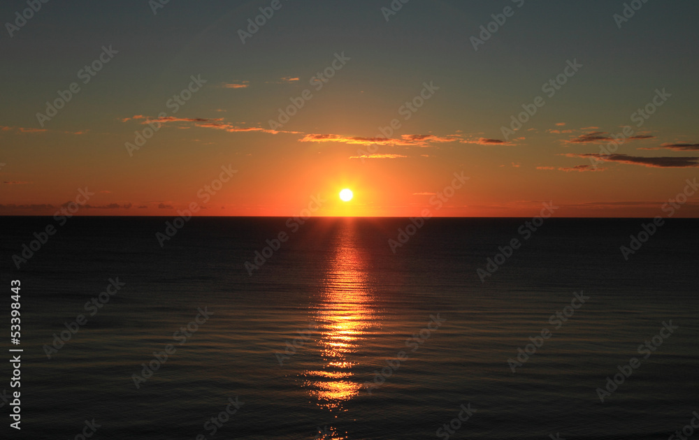 Naklejka premium Sunrise over the sea. Landscape.