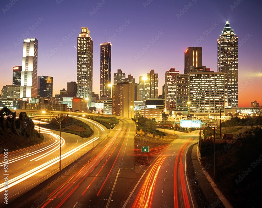 Fototapeta premium Skyline at dusk, Atlanta, Georgia © Arena Photo UK