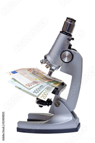 Euro unter dem Mikroskop