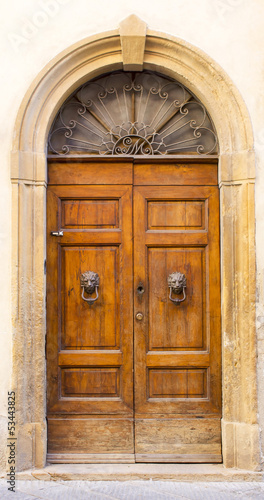 lovely tuscan doors, San Gimignano, Italy © Mira Drozdowski