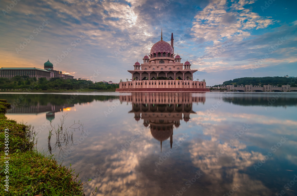 Obraz premium Putra Mosque-sunrise