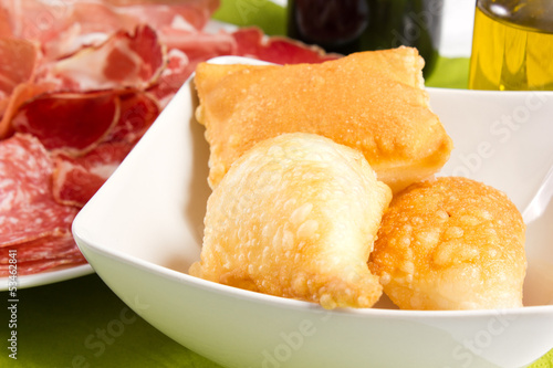Gnocco fritto con salumi