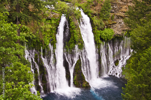 Fototapeta Naklejka Na Ścianę i Meble -  Beautiful burney falls