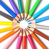 Crayons de couleur en cercle, carré