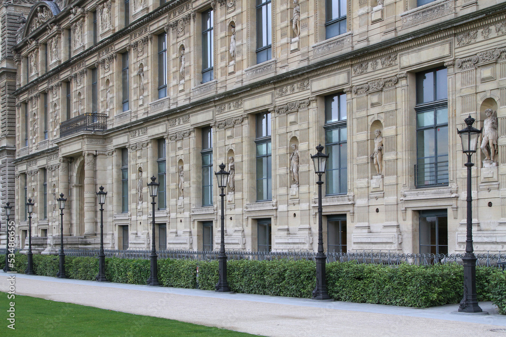 Naklejka premium Les murs du Louvre