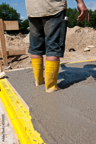 Beton Bauen Baustelle Eisenbieger Bodenplatte photo