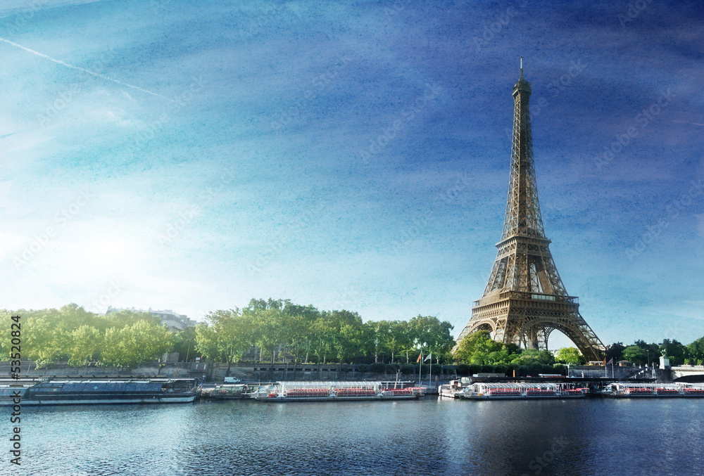 grunge image of  Eiffel tower in Paris