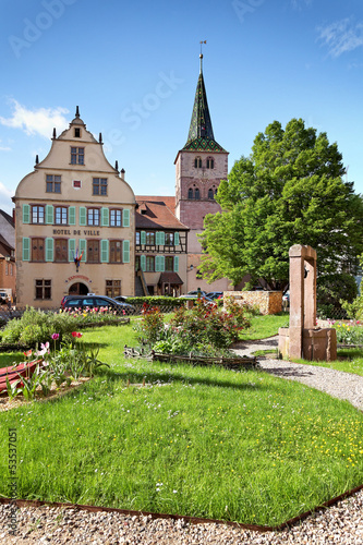 Hotel de Ville und Kirche St. Anna, Turckheim, Frankreich photo