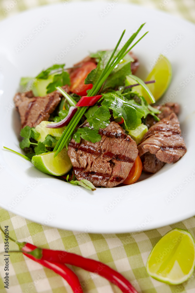 roast beef salad with fresh vegetables