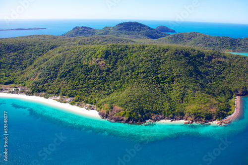 Fototapeta Naklejka Na Ścianę i Meble -  Whitsunday Island aerial with fringing reef