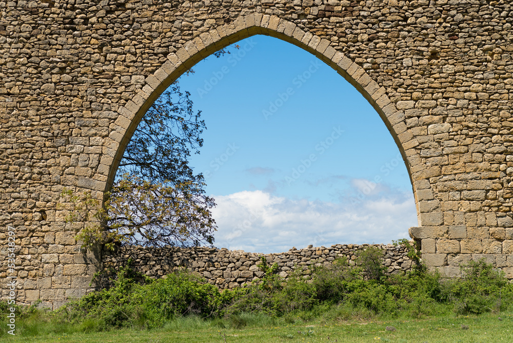 Pôinted arch