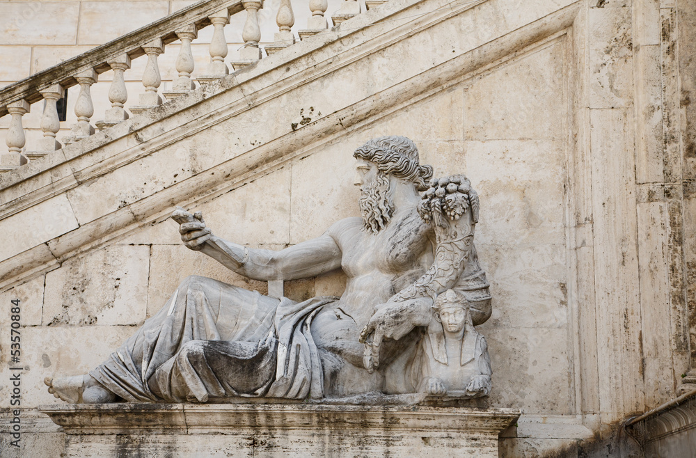 Obraz premium Statue of Neptune