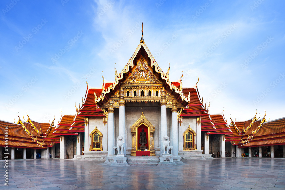 Fototapeta premium Marble Temple (Wat Benchamabophit Dusitvanaram),Bangkok,Thailand