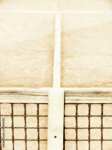 Tennisplatz mit Linie und Netz 123, high key photo