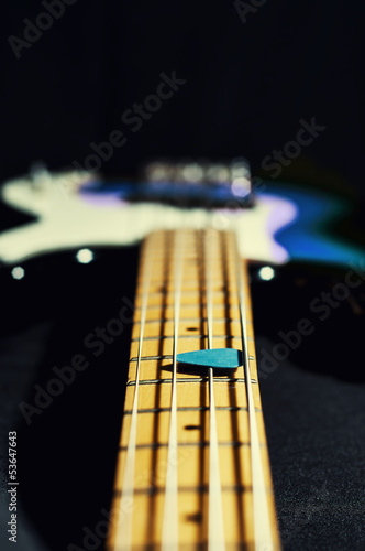 bass guitar mediator