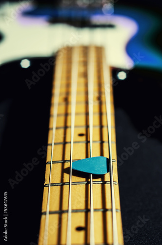 bass guitar mediator