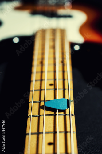 bass guitar mediator